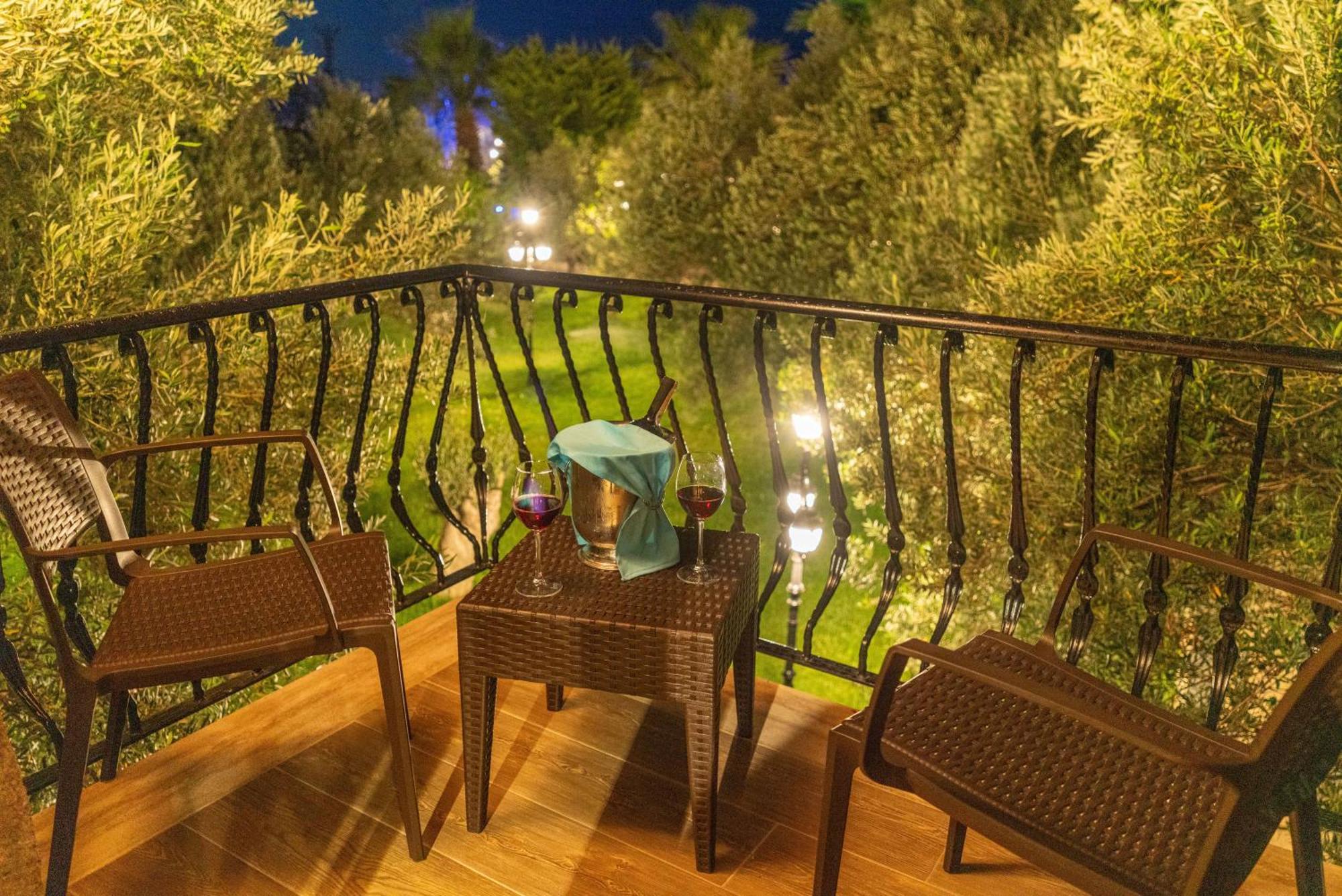 Assos Park Hotel Экстерьер фото
